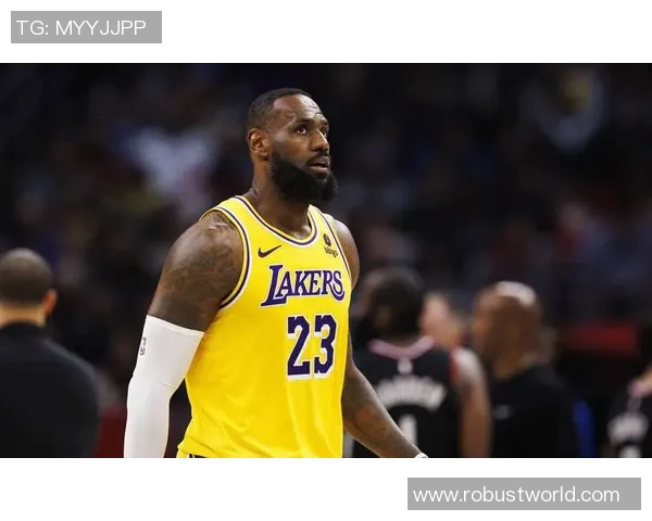 14号篮球明星的辉煌历程与传奇故事揭秘篮球场上的不朽传奇